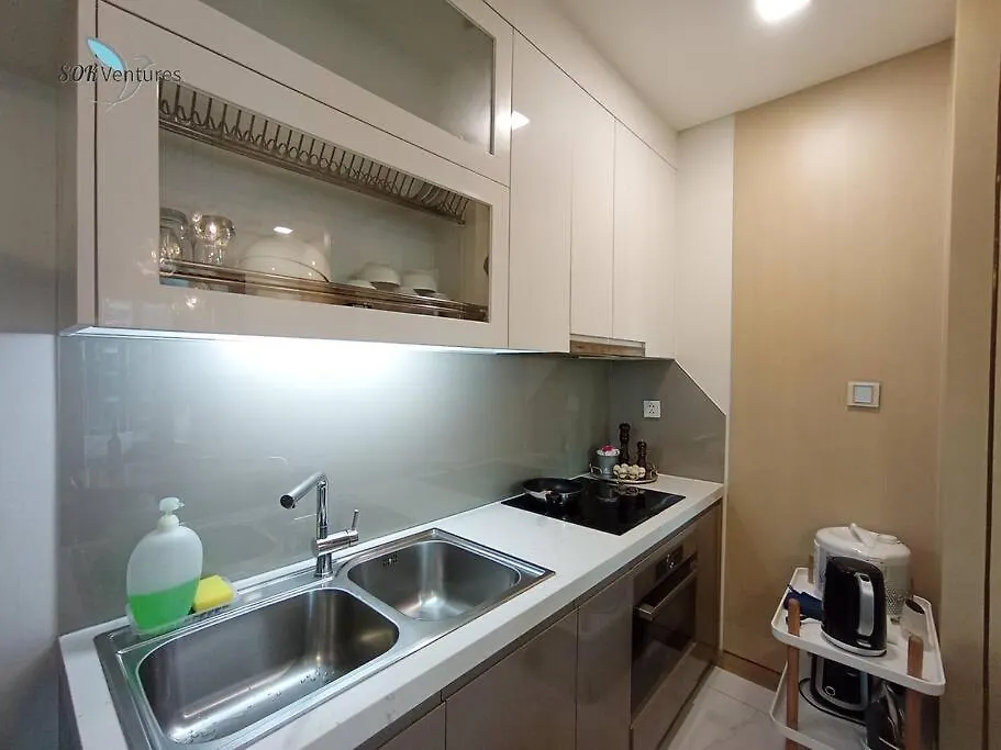1-Bedroom Apartment With Balcony - Landmark 81 Vcp Ho Chi Minh City