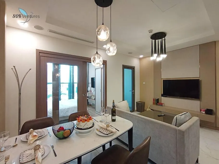1-Bedroom Apartment With Balcony - Landmark 81 Vcp Ho Chi Minh City