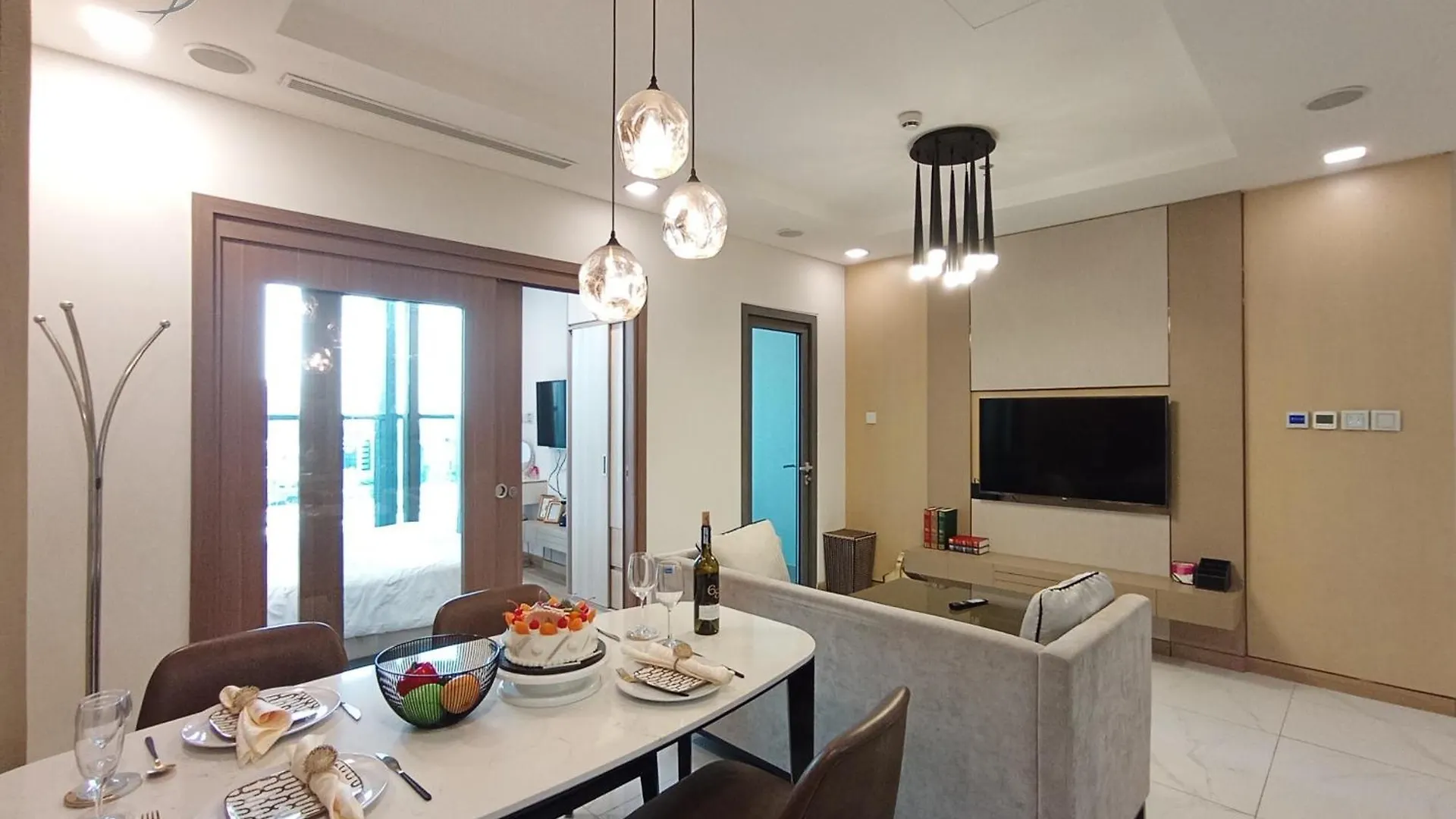 1-Bedroom Apartment With Balcony - Landmark 81 Vcp Ho Chi Minh City