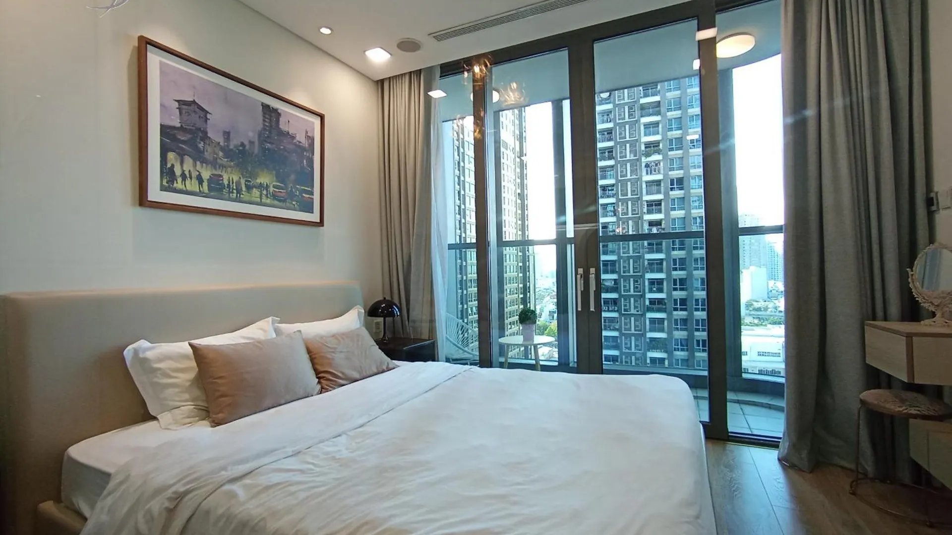 1-Bedroom Apartment With Balcony - Landmark 81 Vcp Ho Chi Minh City 0*,  Vietnam