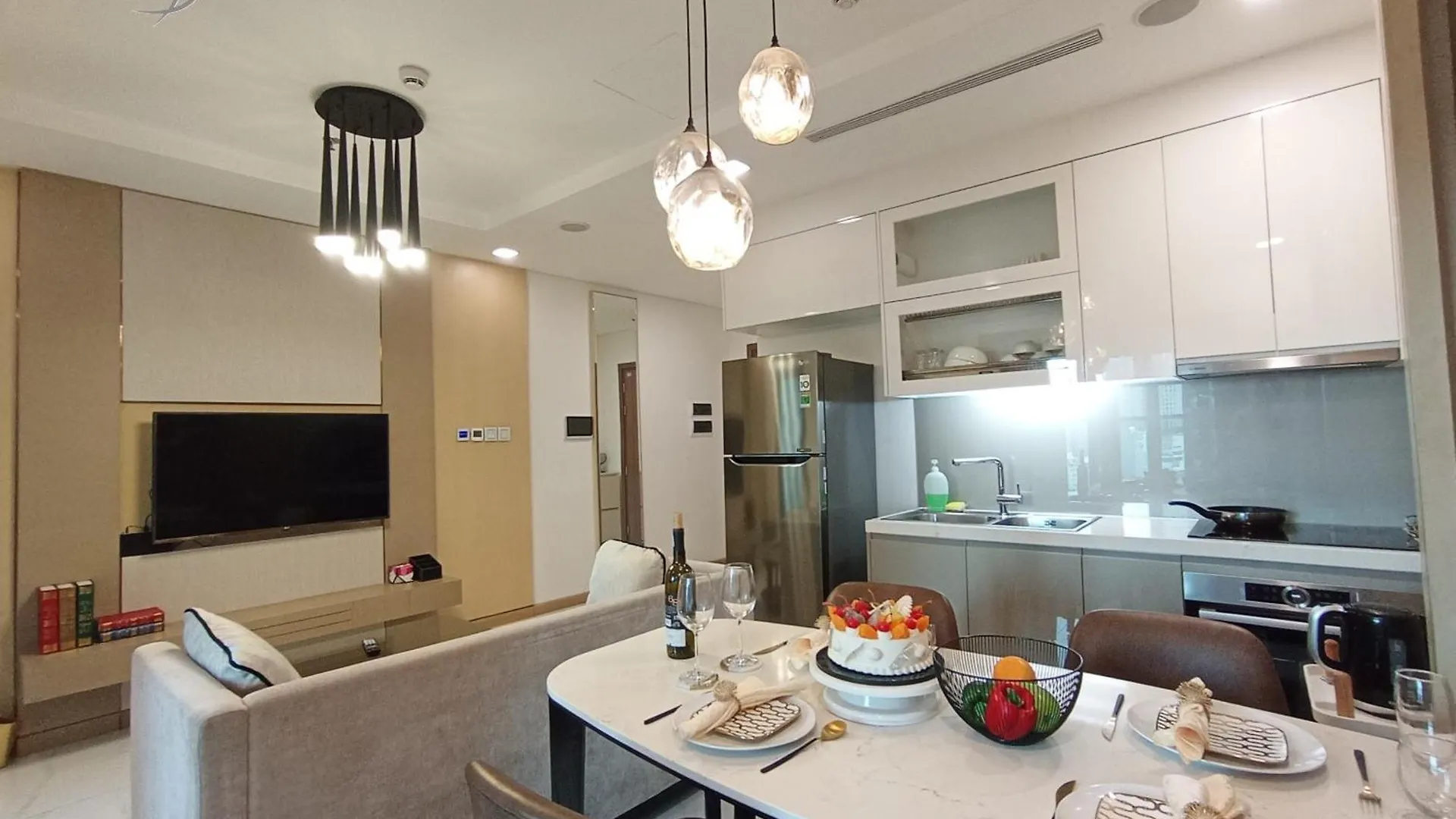 1-Bedroom Apartment With Balcony - Landmark 81 Vcp Ho Chi Minh City 0*,  Vietnam