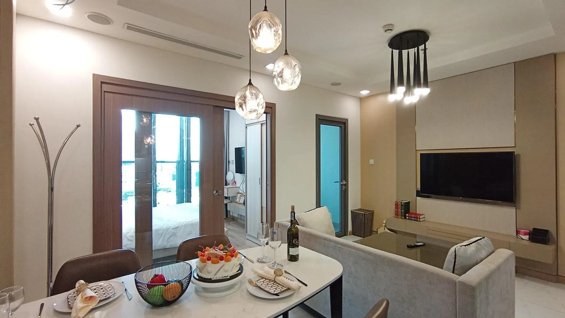 1-Bedroom Apartment With Balcony - Landmark 81 Vcp Ho Chi Minh City 0*,